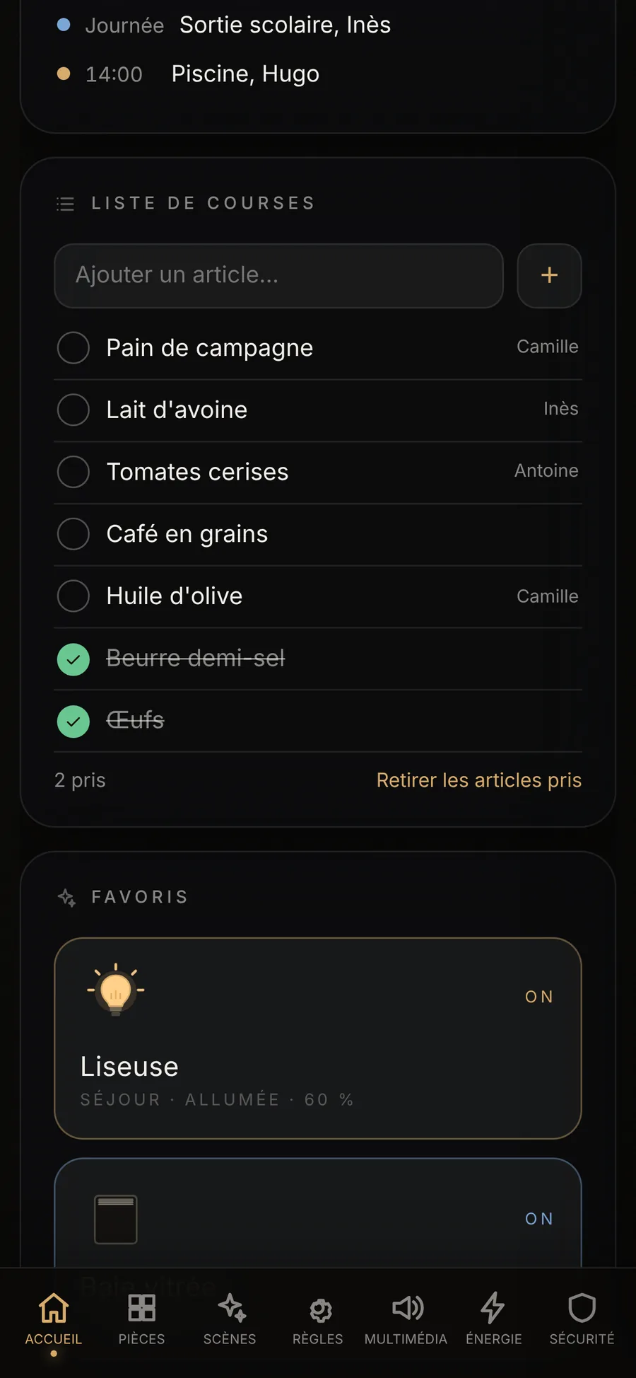 La liste de courses de la maison, avec le prénom de qui a ajouté chaque article